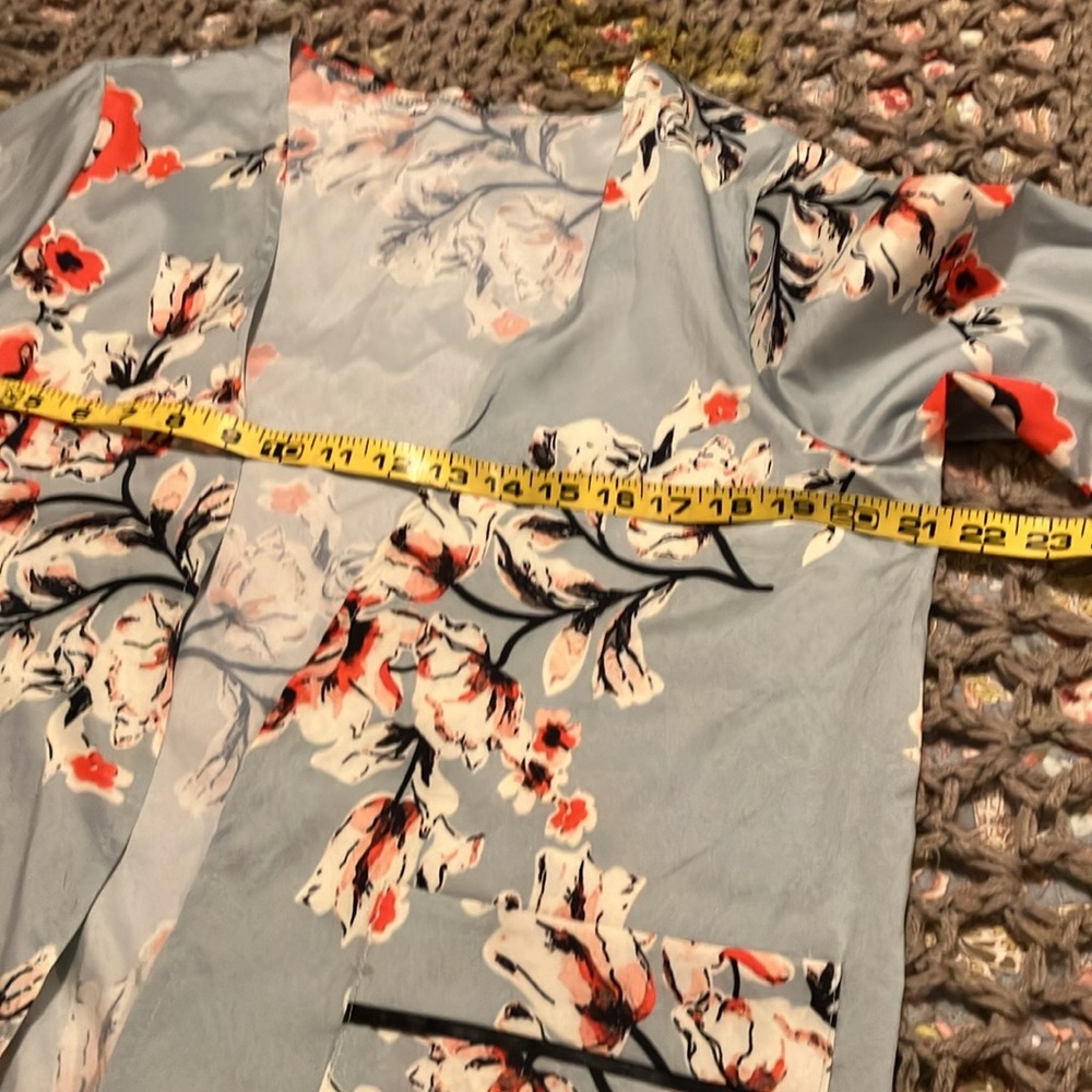 Sugar Plum Floral Kimono Silver Red Black Size Large EUC - Picture 8 of 8